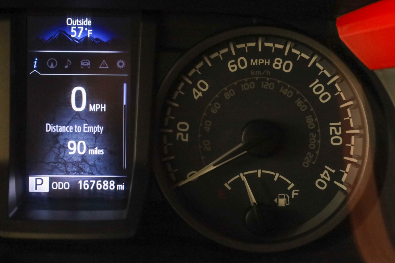 Toyota Tacoma 4WD Double Cab V6 MT TRD Off Road (Natl) 2016