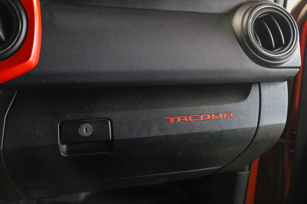 Toyota Tacoma 4WD Double Cab V6 MT TRD Off Road (Natl) 2016