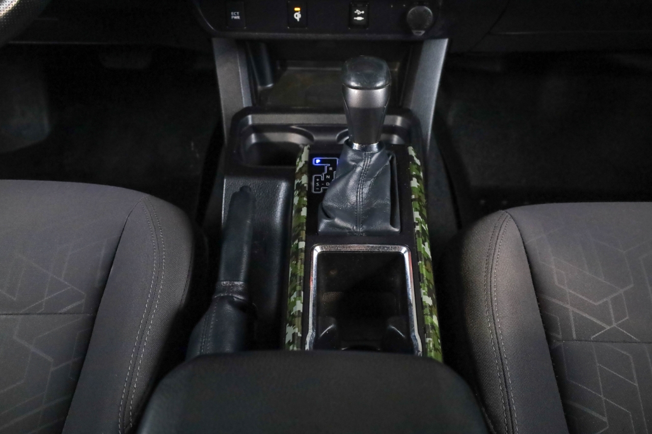 Toyota Tacoma 4WD Double Cab V6 MT TRD Off Road (Natl) 2016