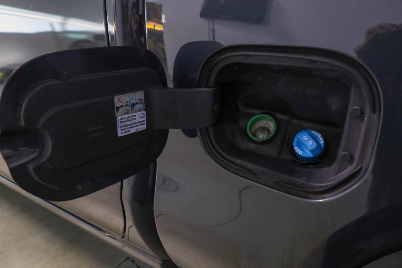 GMC Sierra 1500 4WD Crew Cab 147" Denali 2021