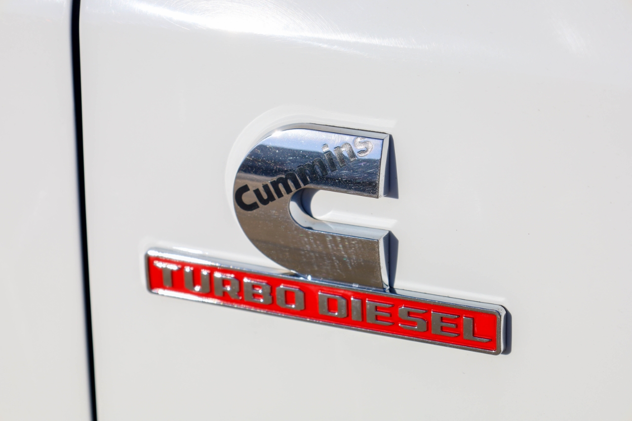 RAM 2500 Tradesman 4x4 Crew Cab 8' Box 2022