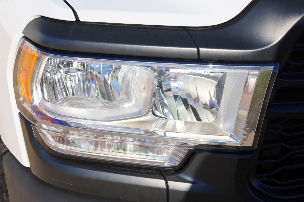 RAM 2500 Tradesman 4x4 Crew Cab 8' Box 2022