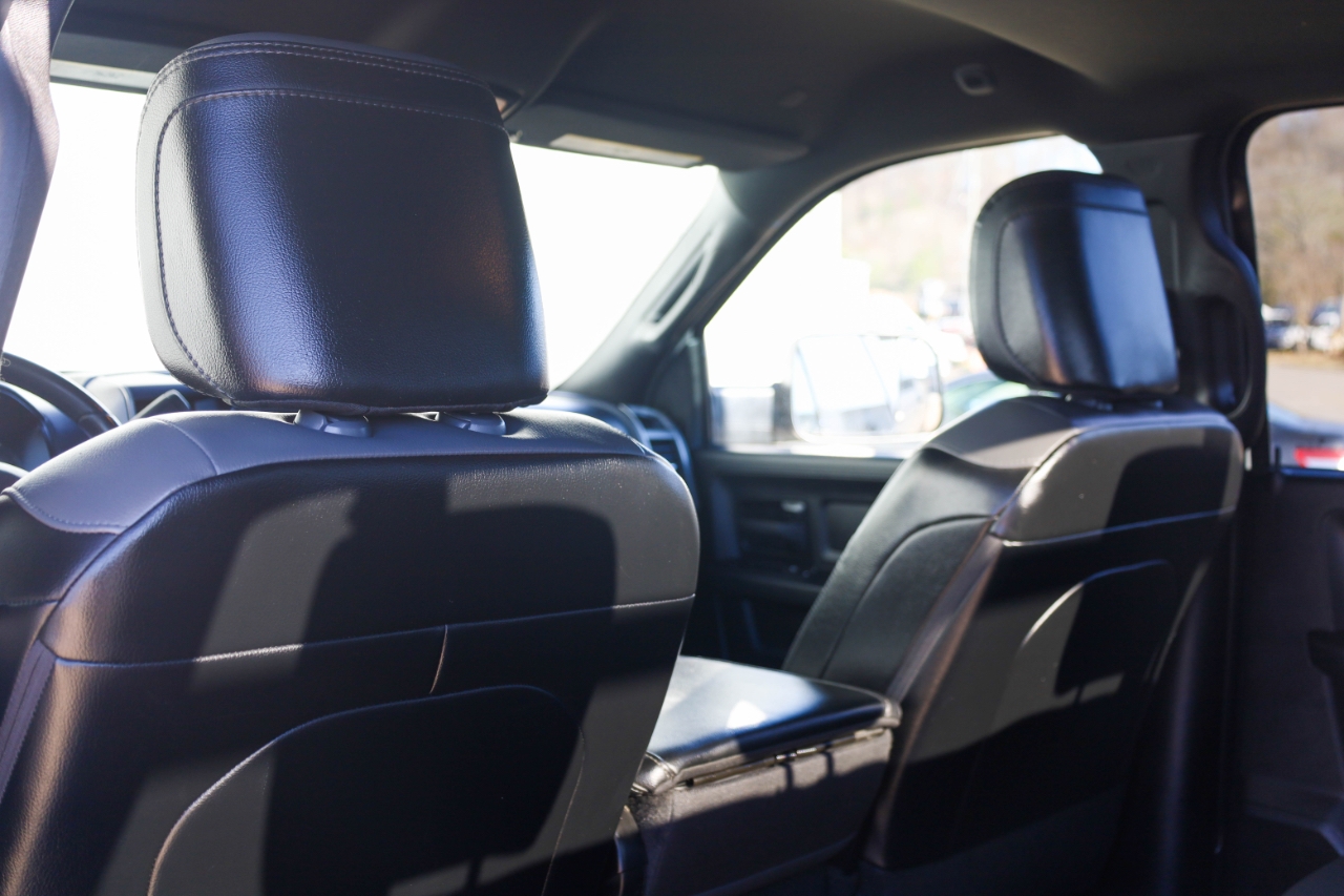 RAM 2500 Tradesman 4x4 Crew Cab 8' Box 2022