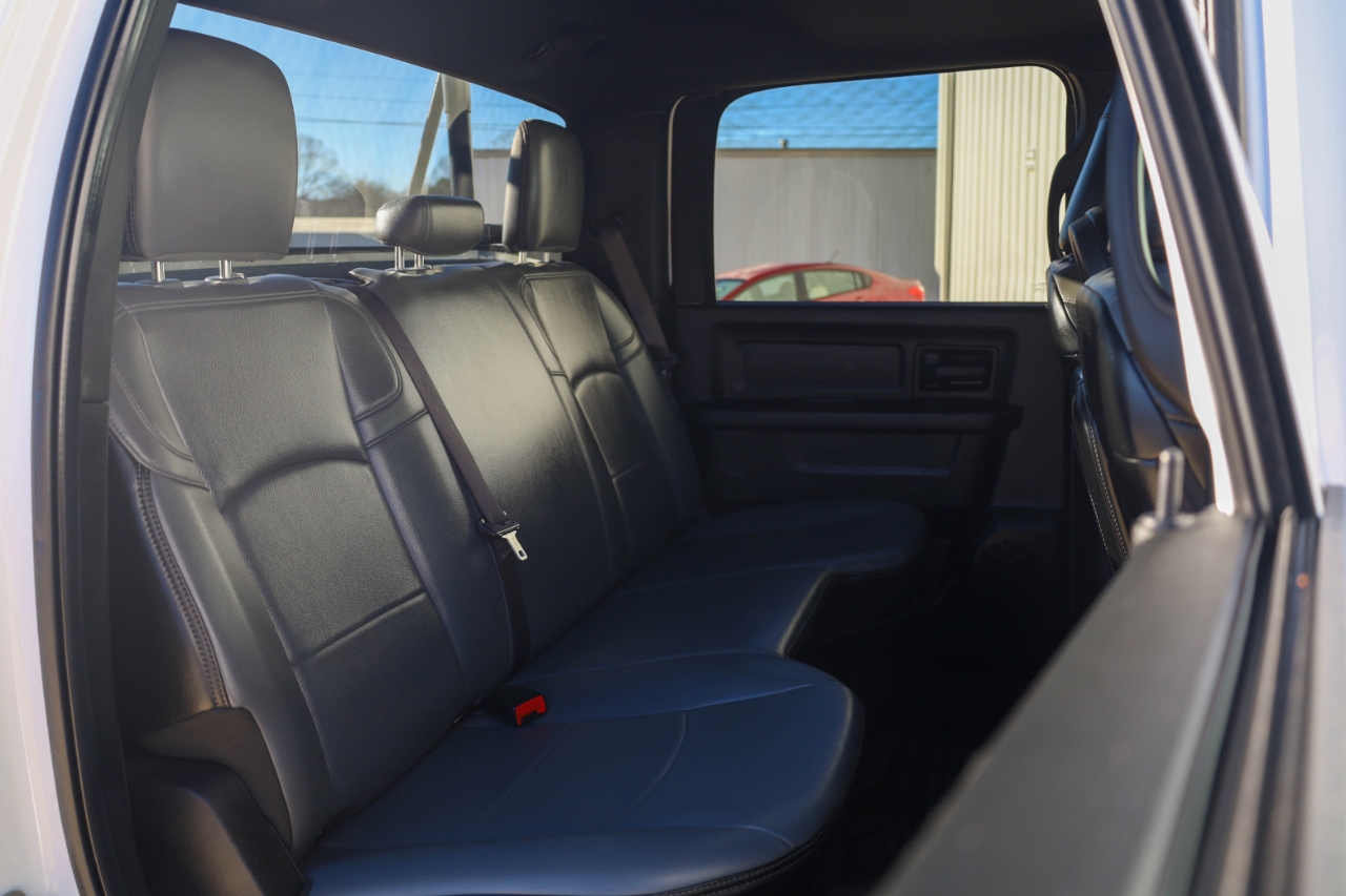 RAM 2500 Tradesman 4x4 Crew Cab 8' Box 2022