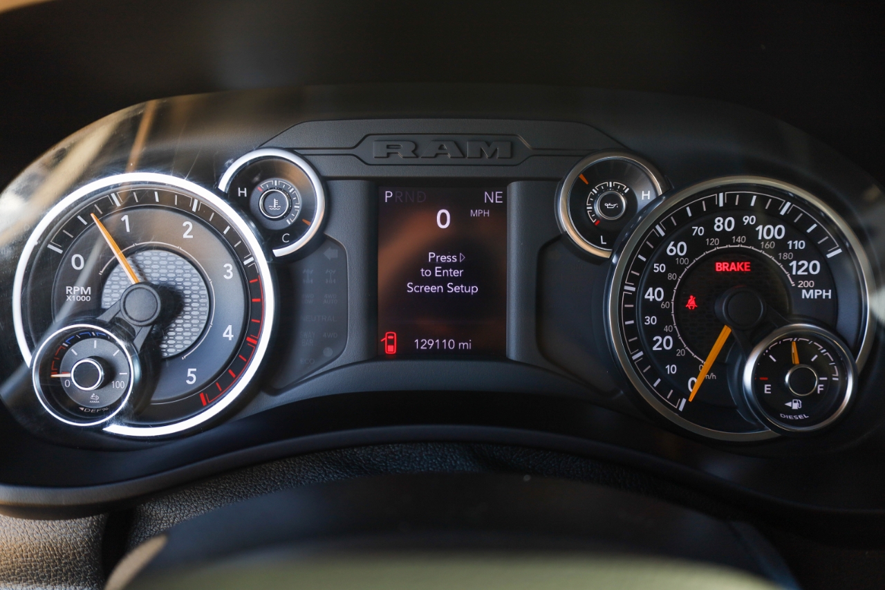 RAM 2500 Tradesman 4x4 Crew Cab 8' Box 2022