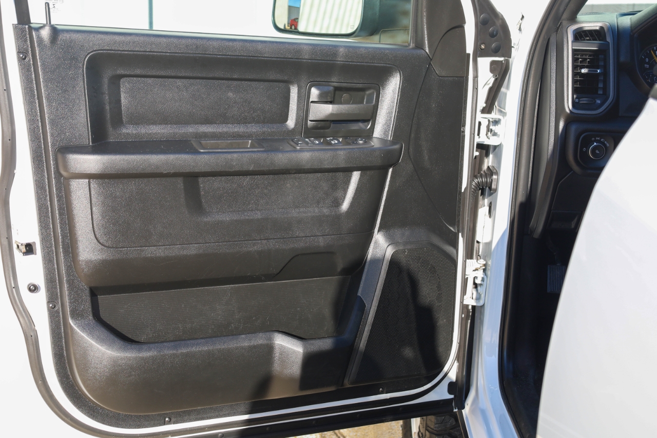 RAM 2500 Tradesman 4x4 Crew Cab 8' Box 2022