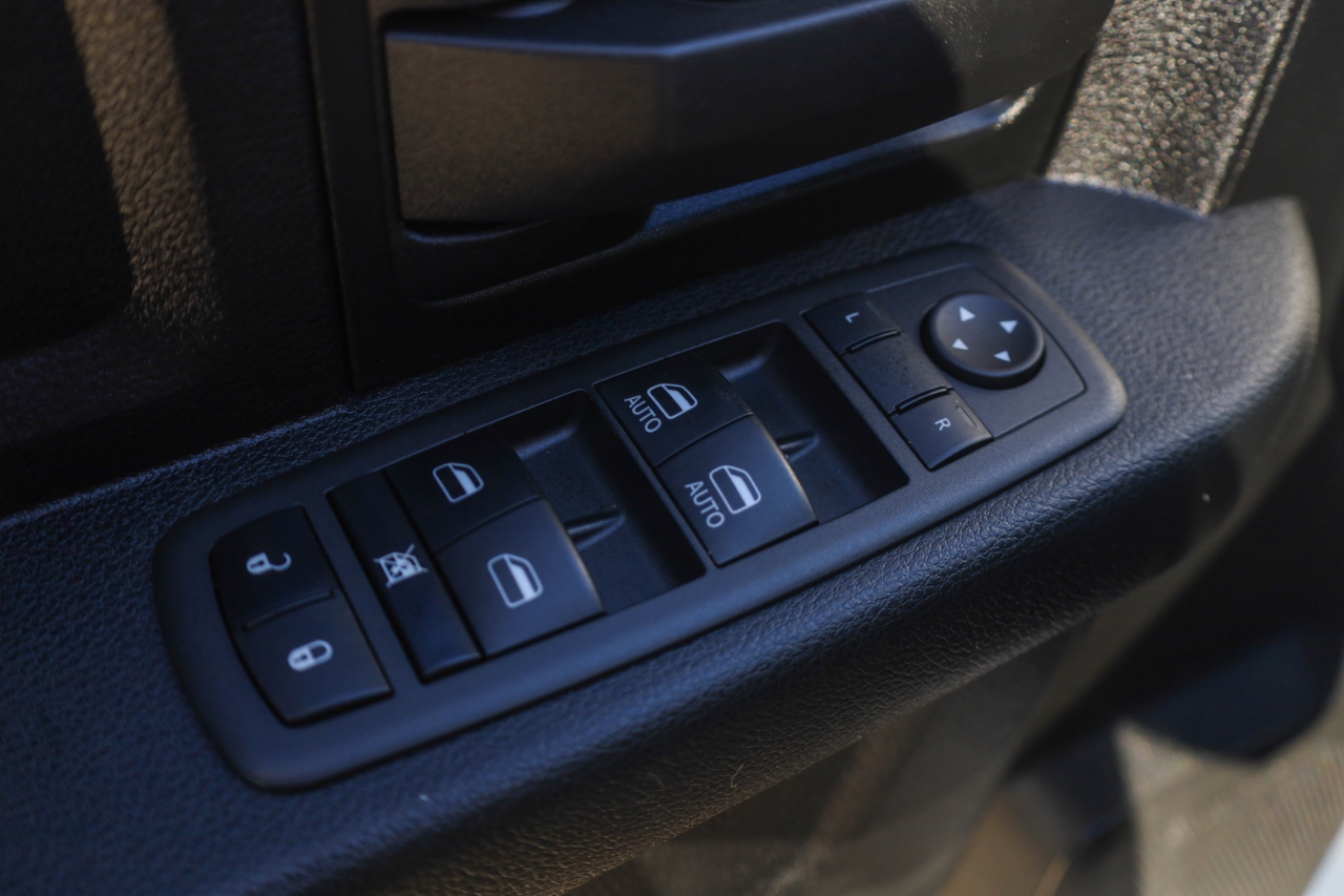 RAM 2500 Tradesman 4x4 Crew Cab 8' Box 2022