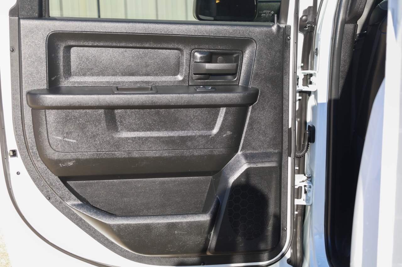 RAM 2500 Tradesman 4x4 Crew Cab 8' Box 2022