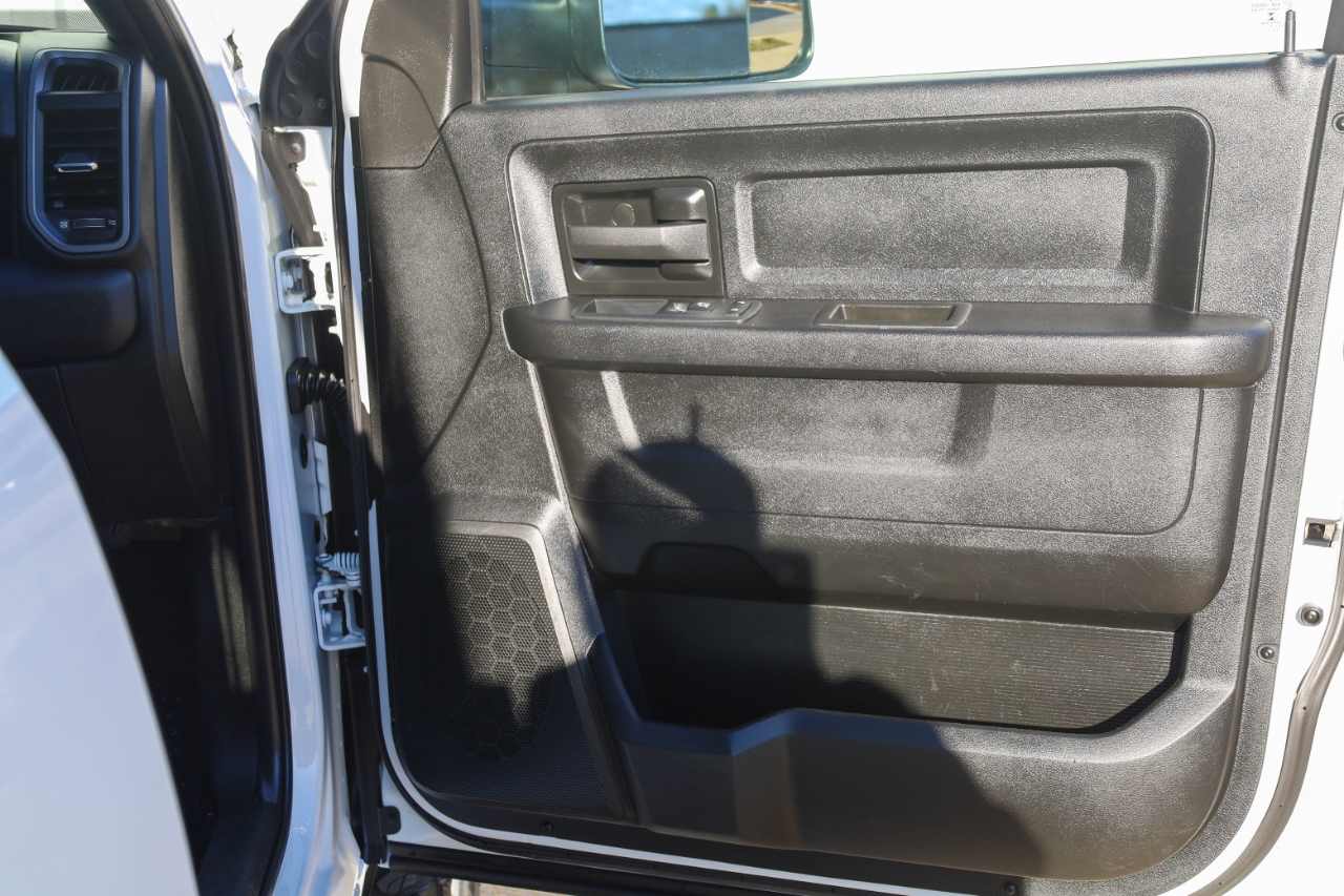 RAM 2500 Tradesman 4x4 Crew Cab 8' Box 2022