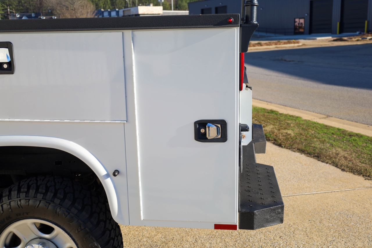 RAM 2500 Tradesman 4x4 Crew Cab 8' Box 2022