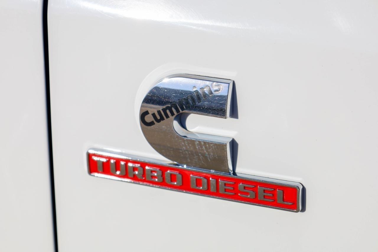 RAM 2500 Tradesman 4x4 Crew Cab 8' Box 2022