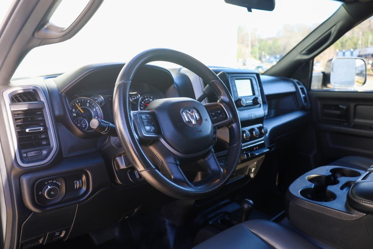 RAM 2500 Tradesman 4x4 Crew Cab 8' Box 2022