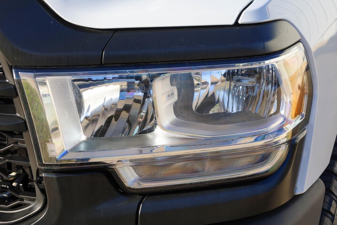 RAM 2500 Tradesman 4x4 Crew Cab 8' Box 2022