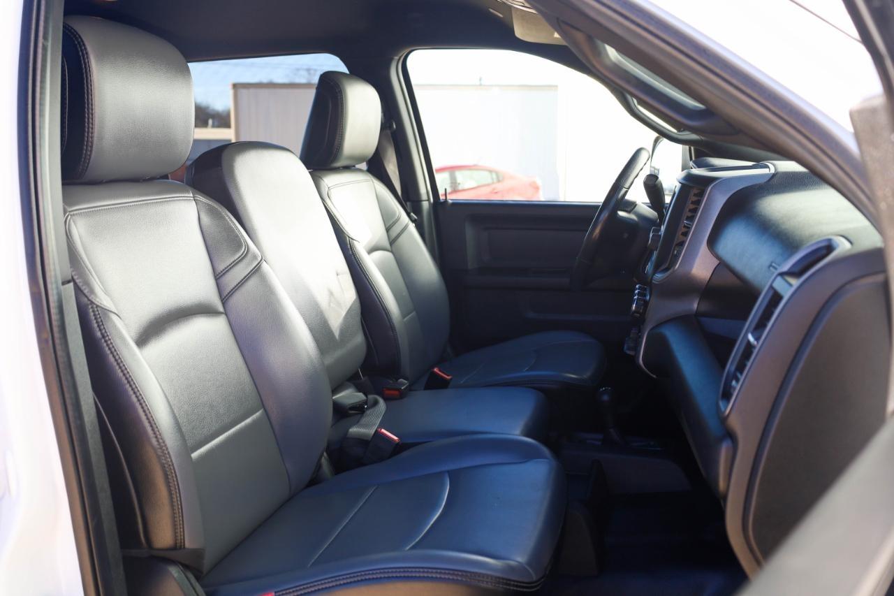 RAM 2500 Tradesman 4x4 Crew Cab 8' Box 2022