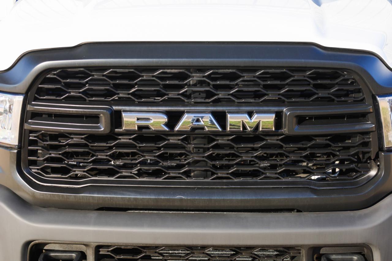 RAM 2500 Tradesman 4x4 Crew Cab 8' Box 2022