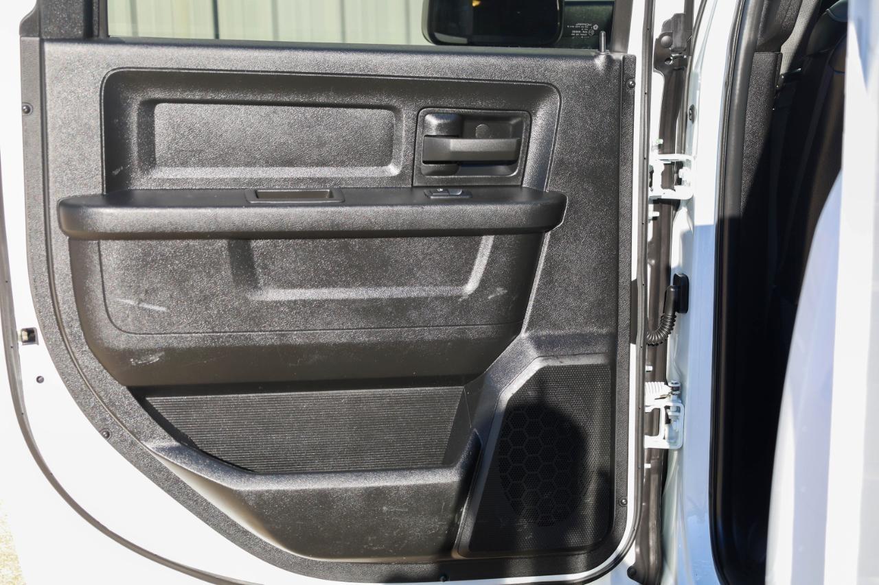 RAM 2500 Tradesman 4x4 Crew Cab 8' Box 2022