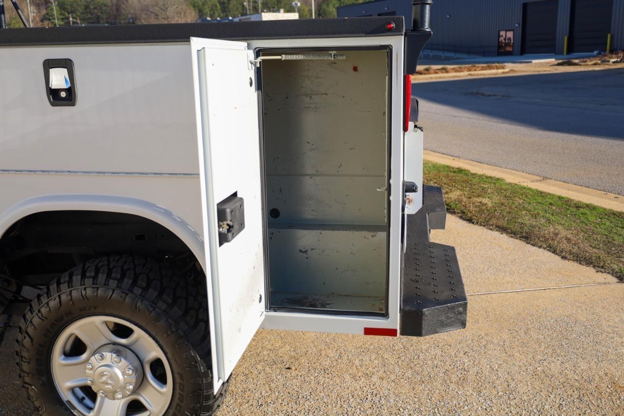 RAM 2500 Tradesman 4x4 Crew Cab 8' Box 2022