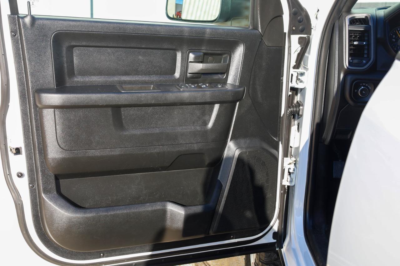 RAM 2500 Tradesman 4x4 Crew Cab 8' Box 2022