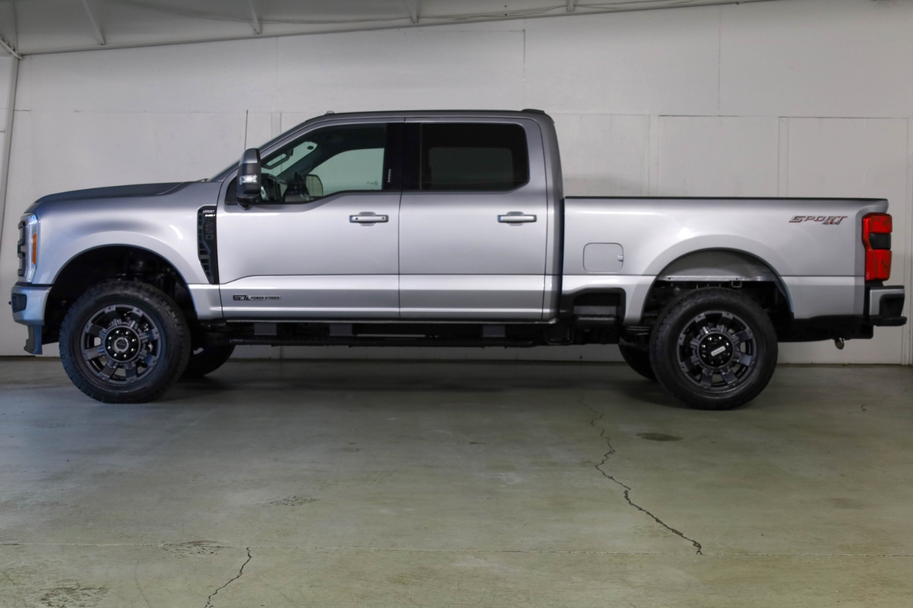 Ford Super Duty F-250 SRW King Ranch 4WD Crew Cab 8' Box 2023