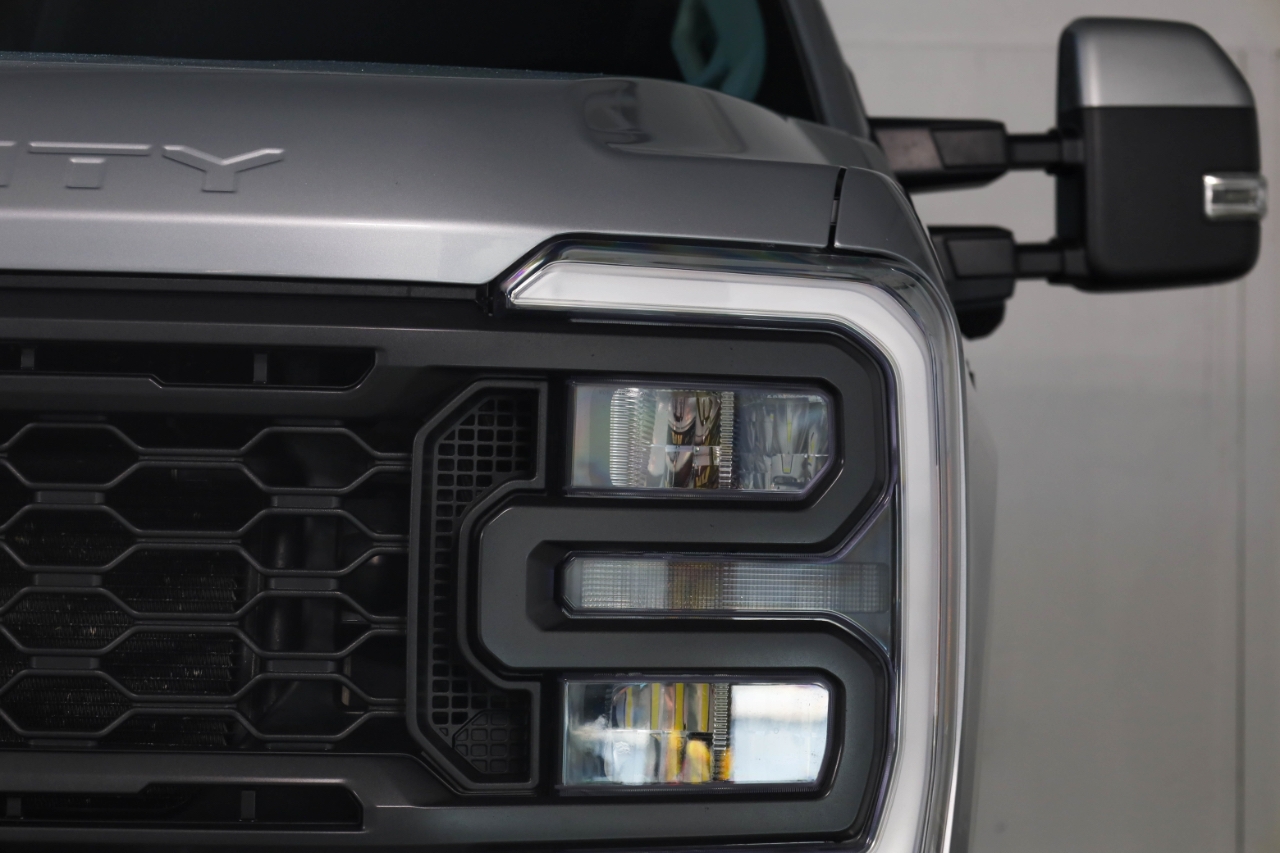 Ford Super Duty F-250 SRW King Ranch 4WD Crew Cab 8' Box 2023