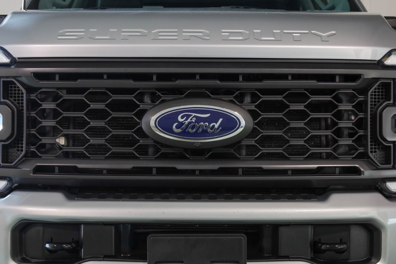 Ford Super Duty F-250 SRW King Ranch 4WD Crew Cab 8' Box 2023