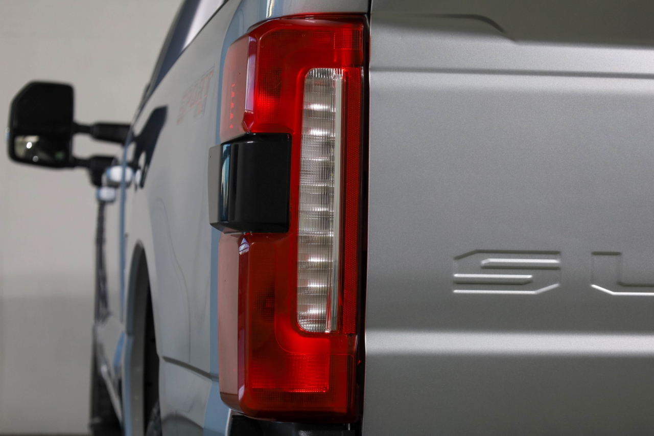 Ford Super Duty F-250 SRW King Ranch 4WD Crew Cab 8' Box 2023