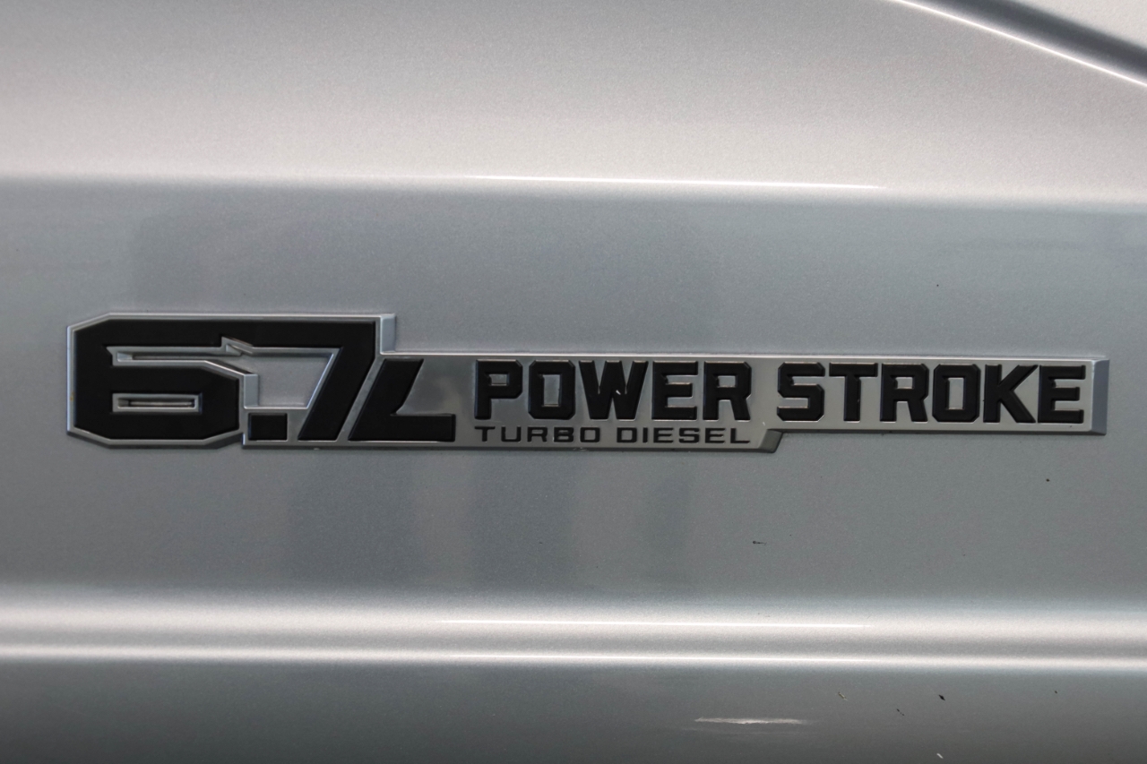 Ford Super Duty F-250 SRW King Ranch 4WD Crew Cab 8' Box 2023