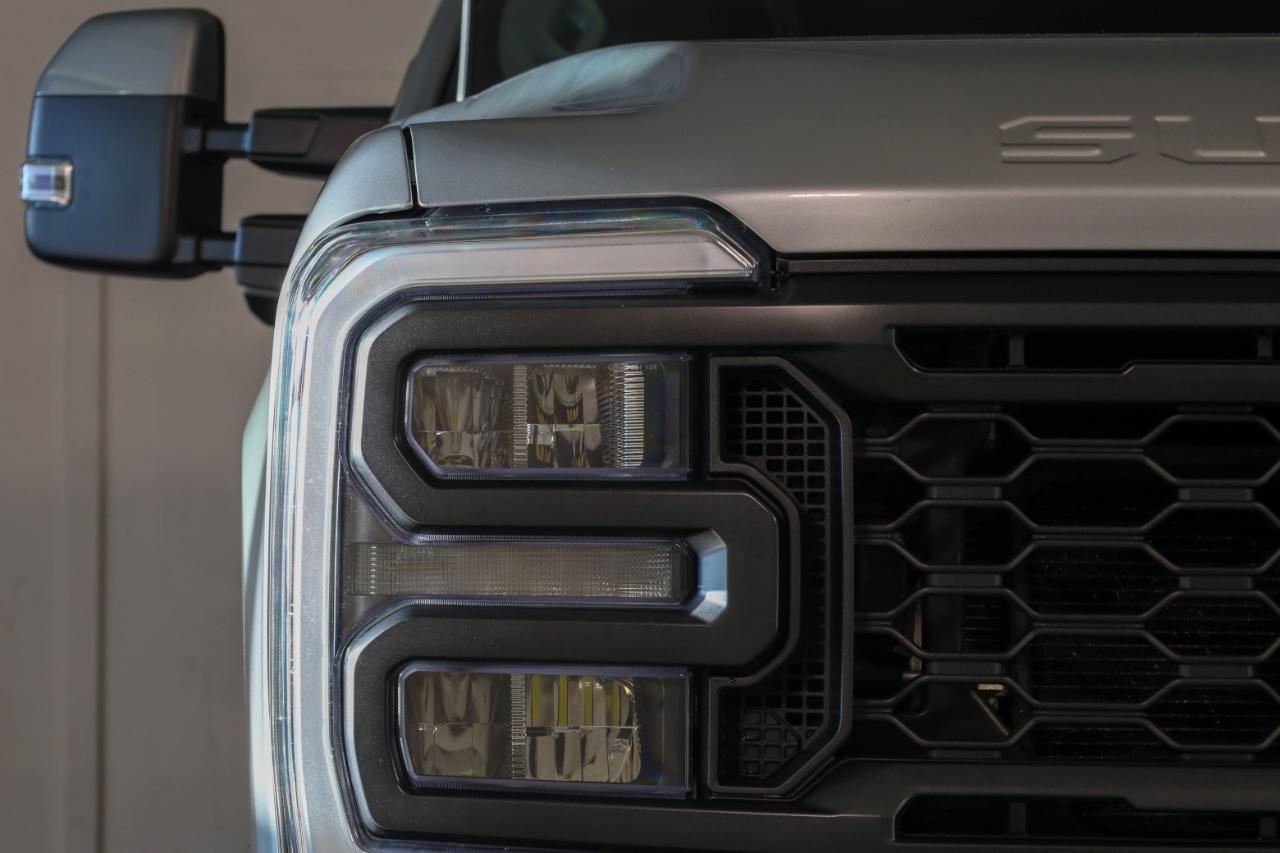 Ford Super Duty F-250 SRW King Ranch 4WD Crew Cab 8' Box 2023