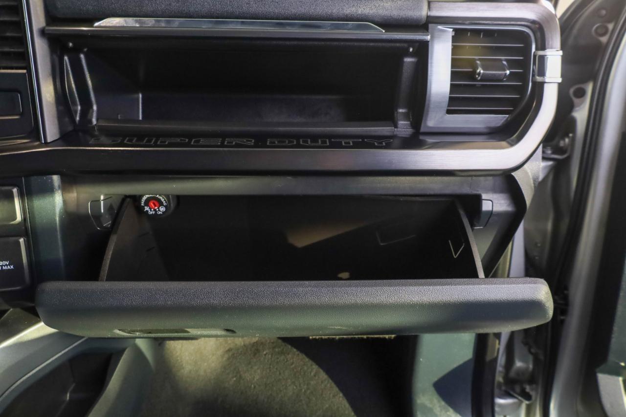 Ford Super Duty F-250 SRW King Ranch 4WD Crew Cab 8' Box 2023