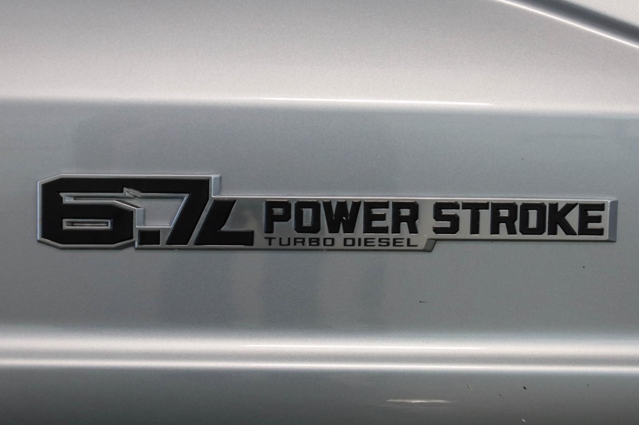 Ford Super Duty F-250 SRW King Ranch 4WD Crew Cab 8' Box 2023