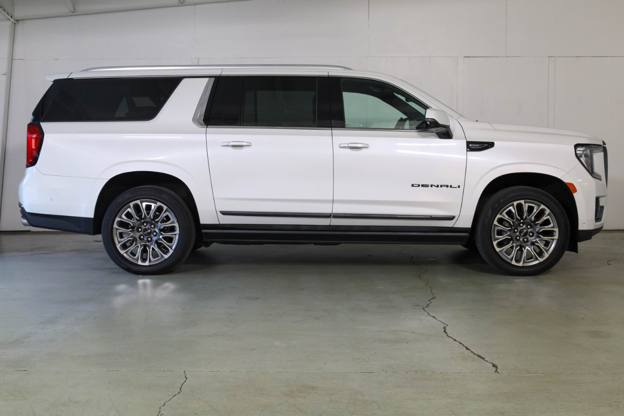 GMC Yukon XL 4WD 4dr Denali Ultimate 2023