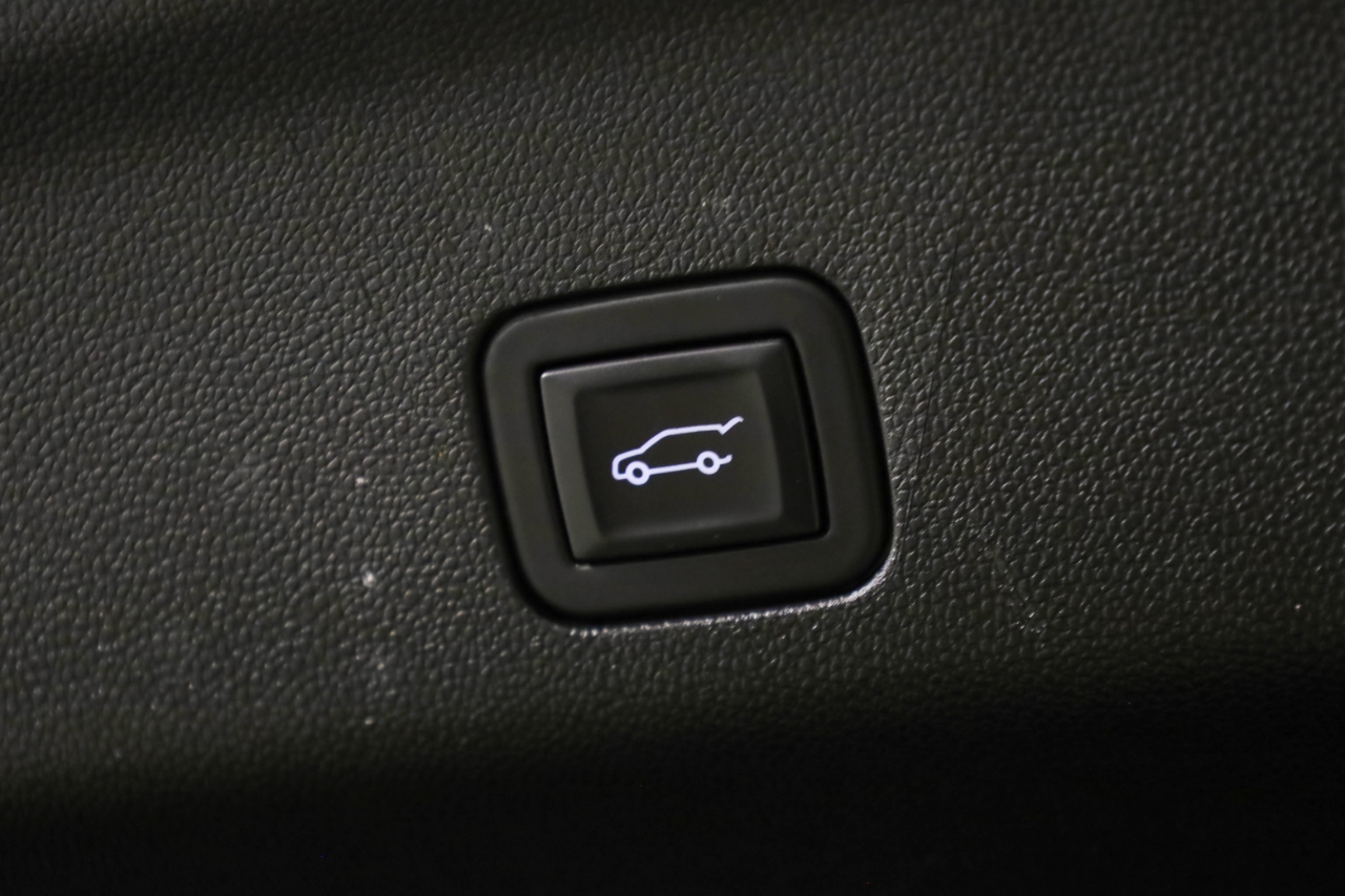 GMC Yukon XL 4WD 4dr Denali Ultimate 2023