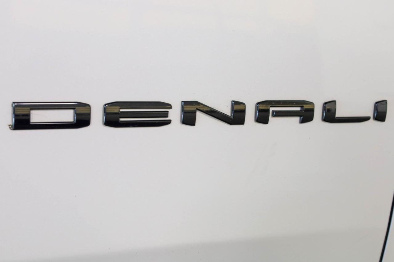 GMC Yukon XL 4WD 4dr Denali Ultimate 2023