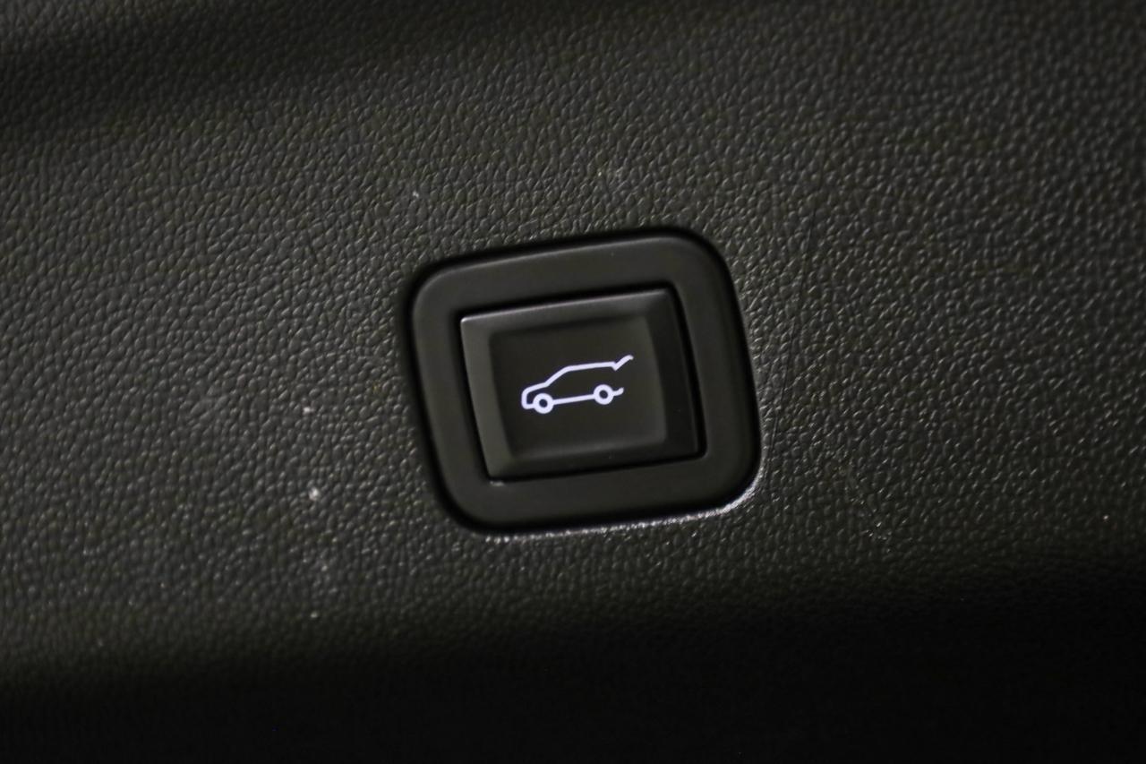 GMC Yukon XL 4WD 4dr Denali Ultimate 2023