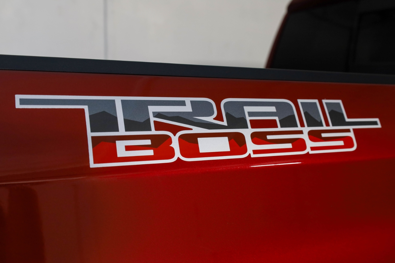 Chevrolet Silverado 1500 4WD Crew Cab 147" LT Trail Boss 2021
