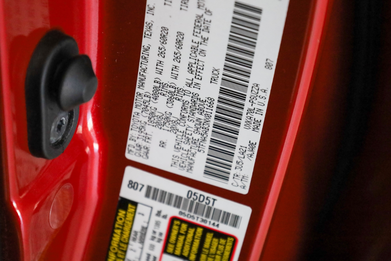 Toyota Tundra 2WD Platinum CrewMax 5.5' Bed (Natl) 2022