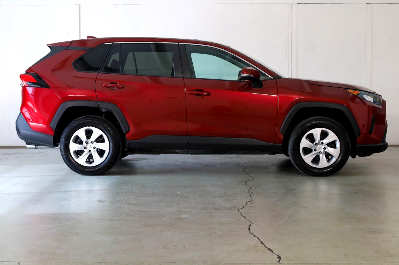 Toyota RAV4 LE AWD (Natl) 2022