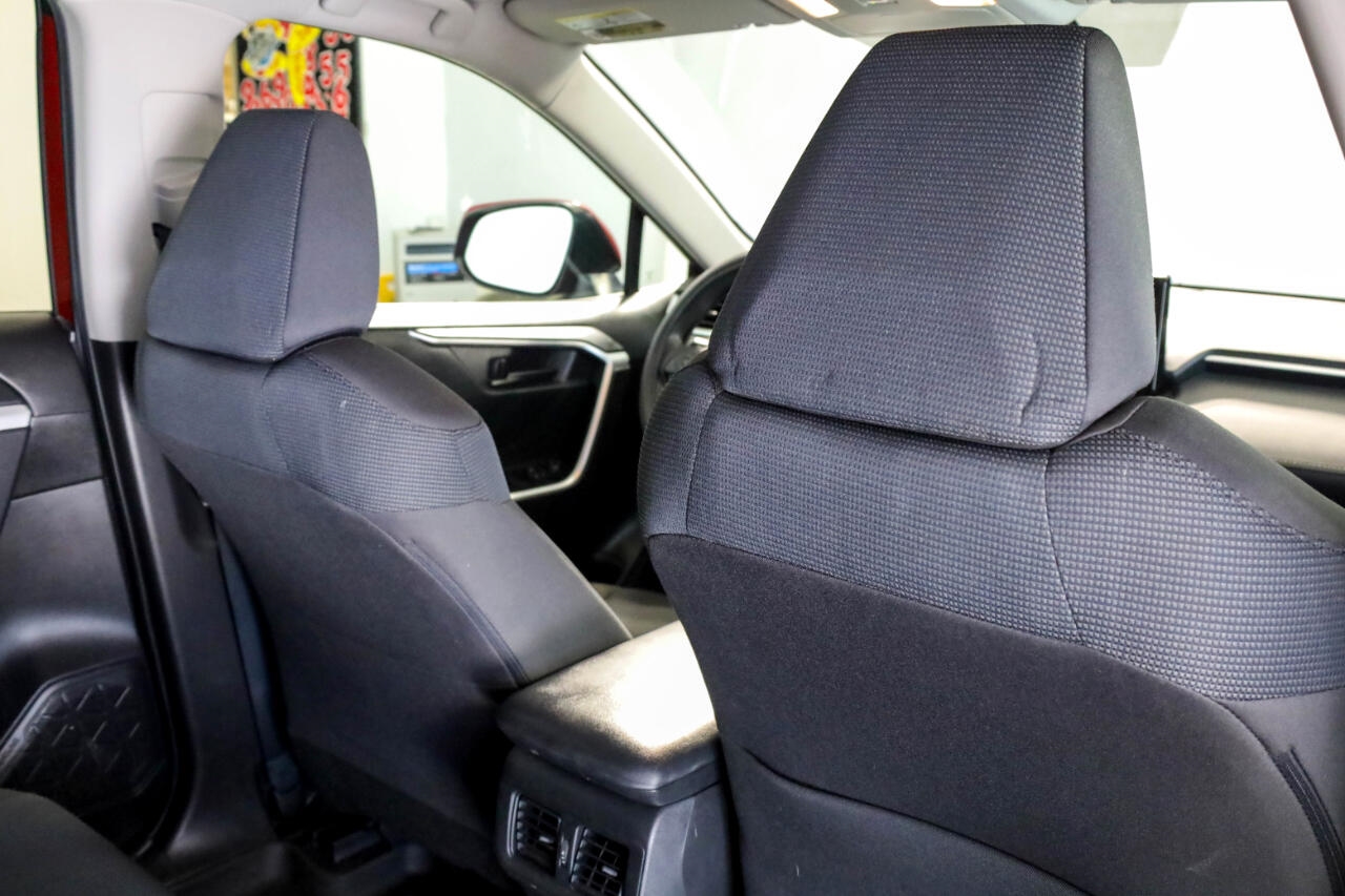 Toyota RAV4 LE AWD (Natl) 2022