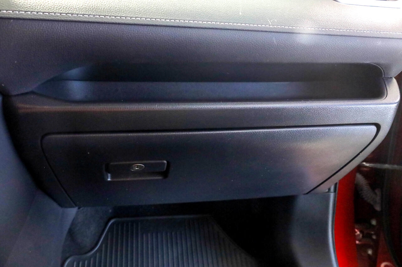 Toyota RAV4 LE AWD (Natl) 2022