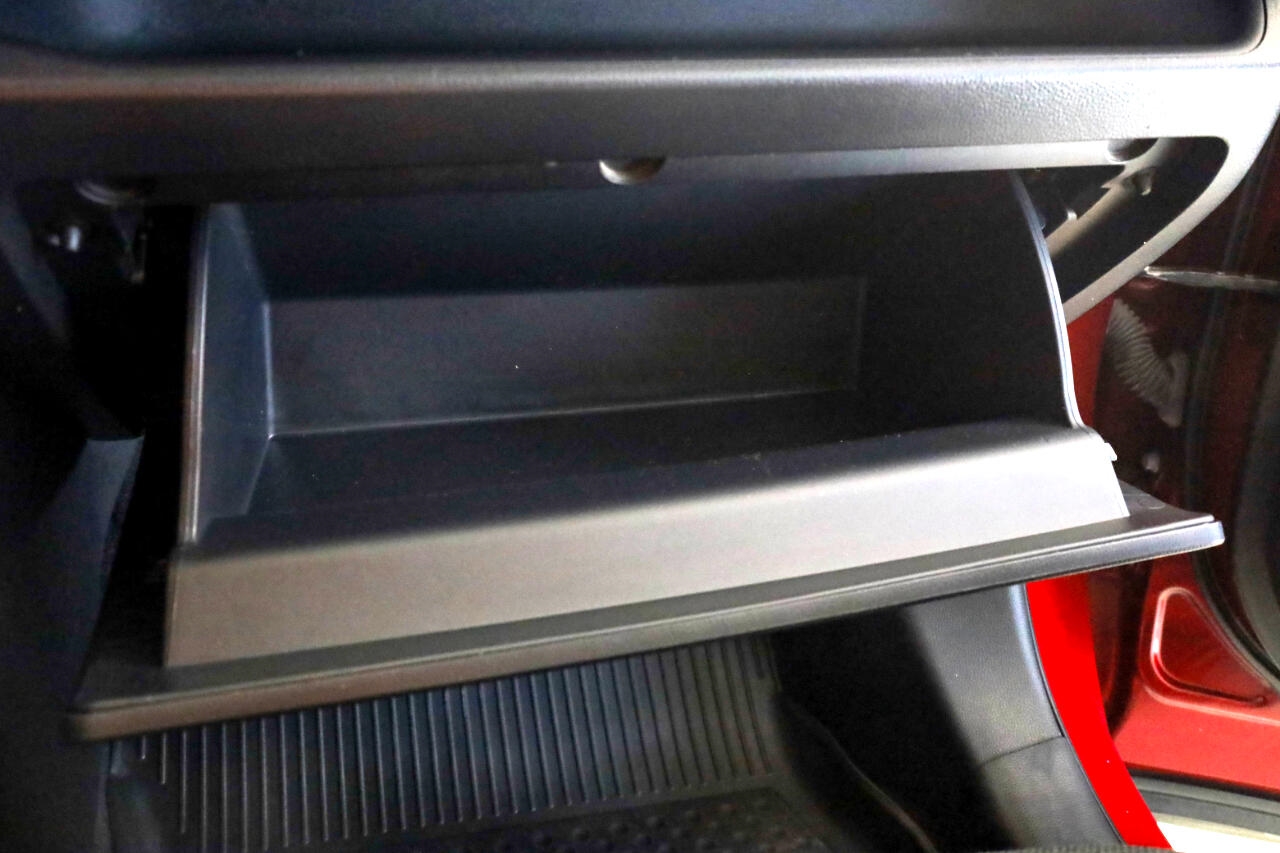 Toyota RAV4 LE AWD (Natl) 2022