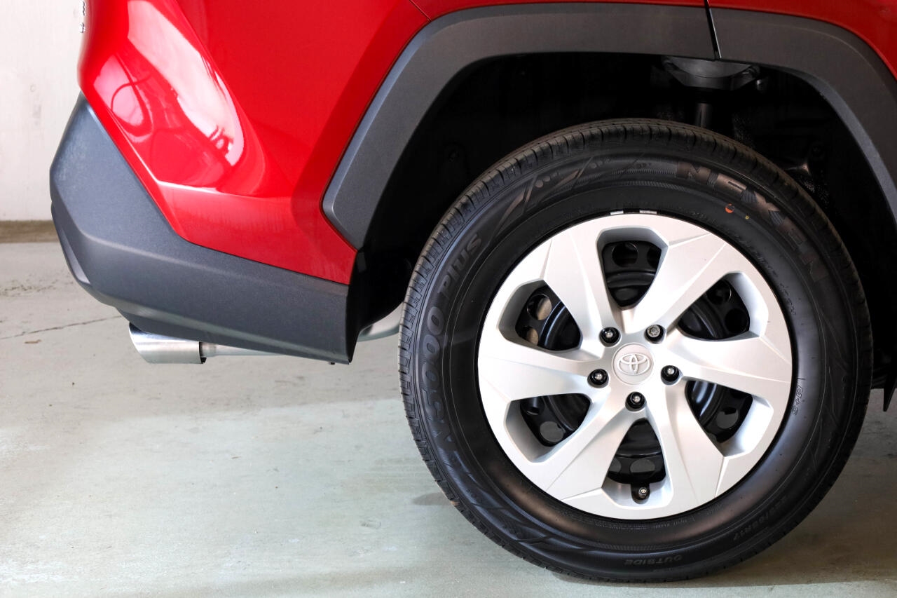 Toyota RAV4 LE AWD (Natl) 2022