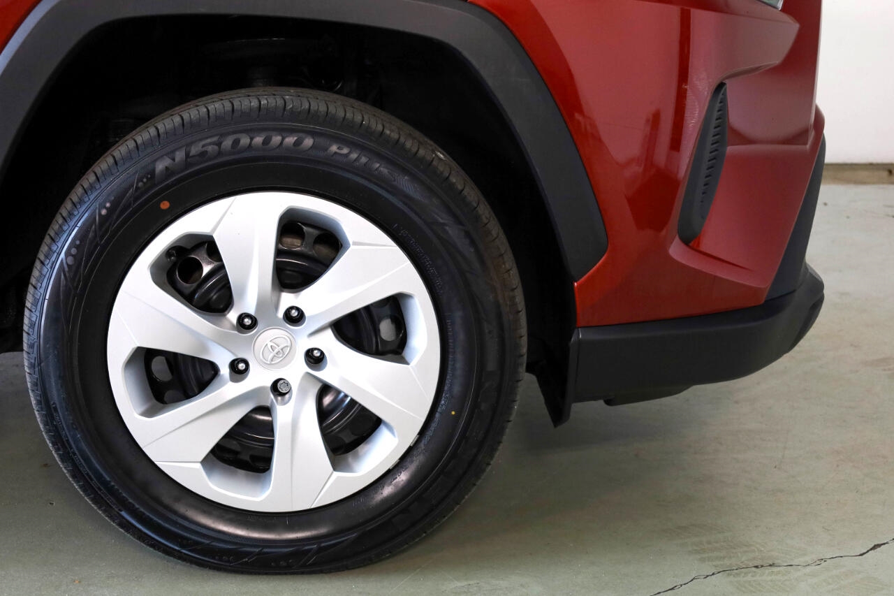 Toyota RAV4 LE AWD (Natl) 2022