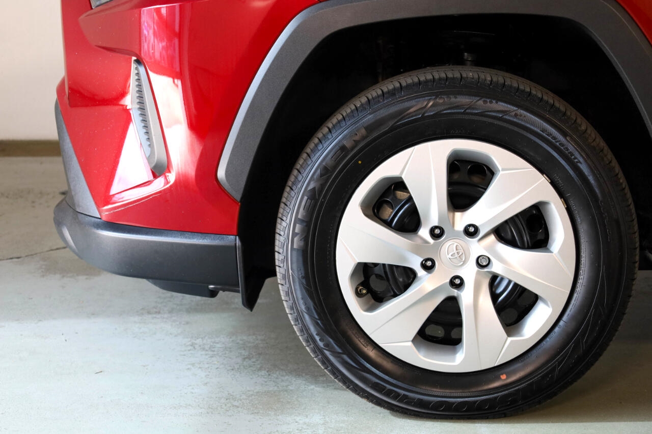 Toyota RAV4 LE AWD (Natl) 2022