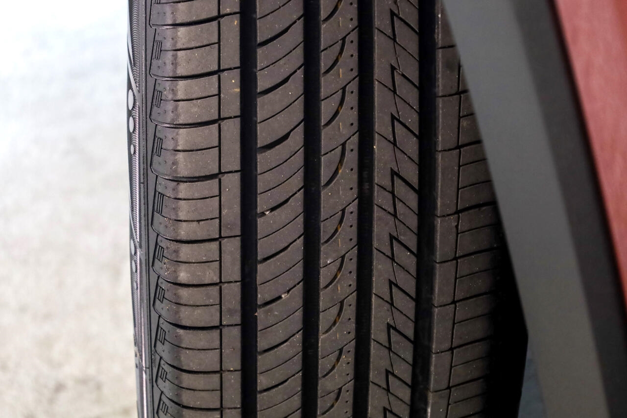 Toyota RAV4 LE AWD (Natl) 2022