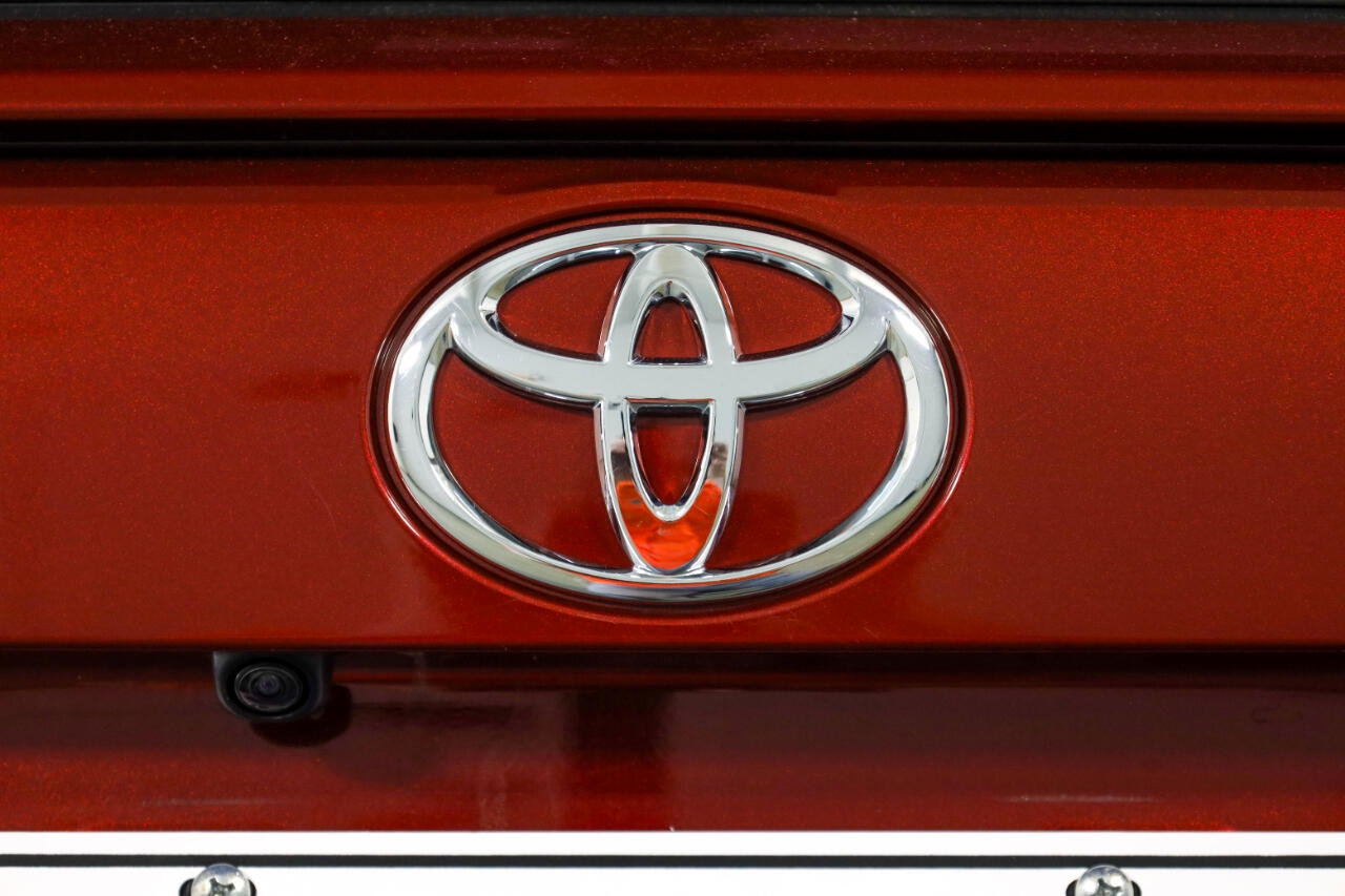 Toyota RAV4 LE AWD (Natl) 2022