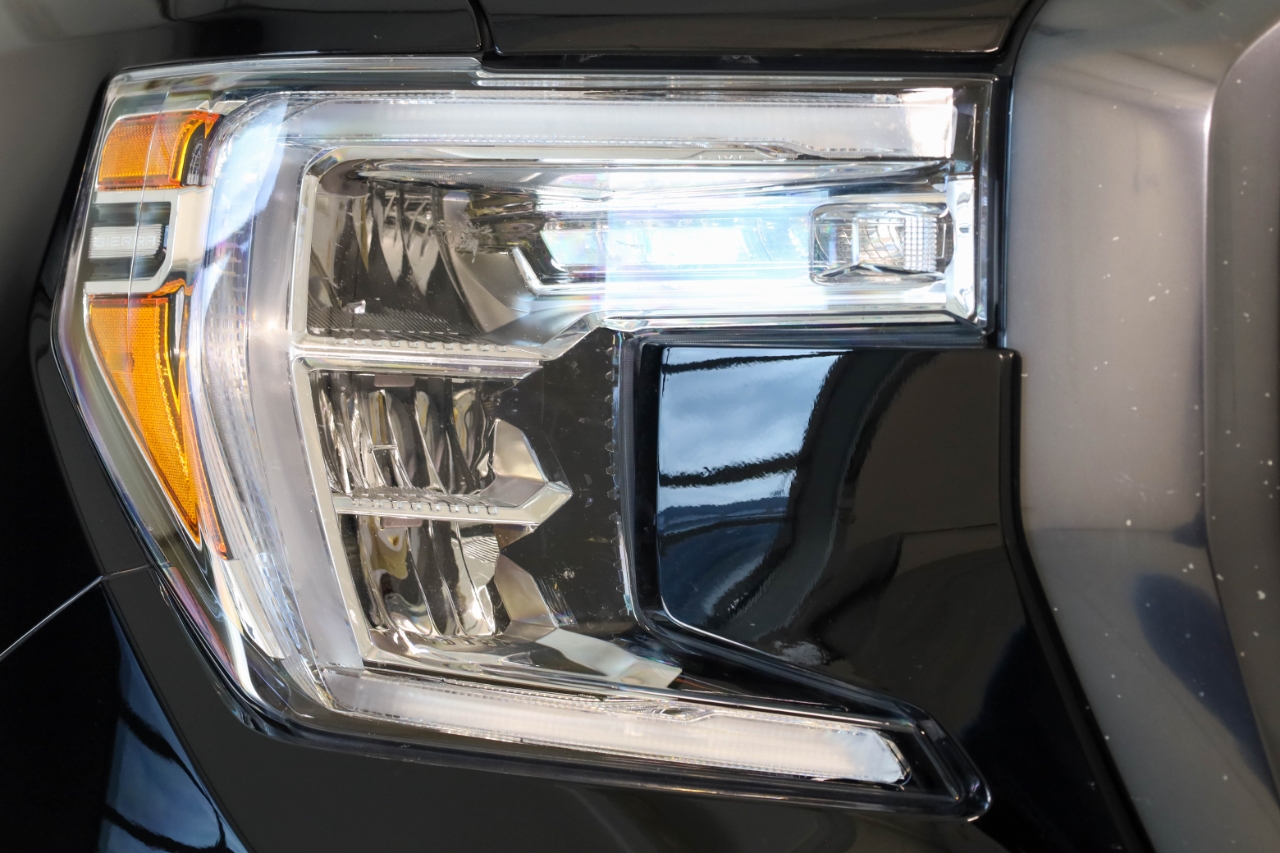 GMC Sierra 1500 4WD Crew Cab 147" AT4 2021