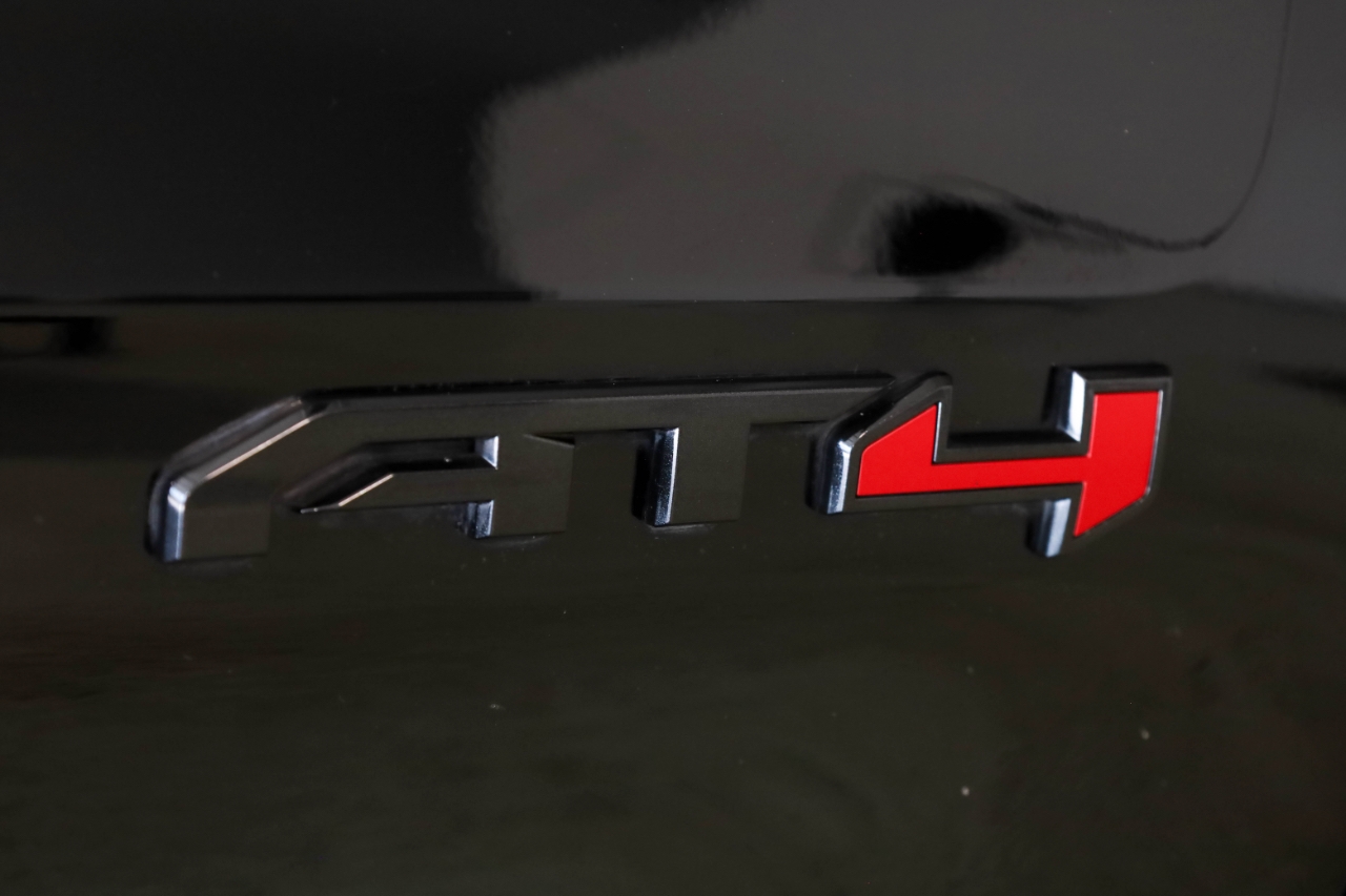 GMC Sierra 1500 4WD Crew Cab 147" AT4 2021