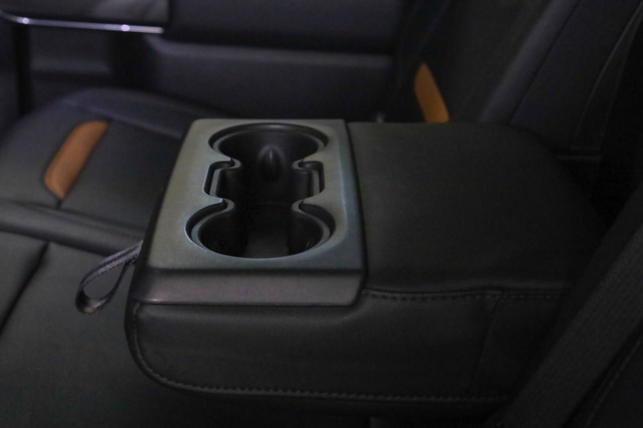 GMC Sierra 1500 4WD Crew Cab 147" AT4 2021