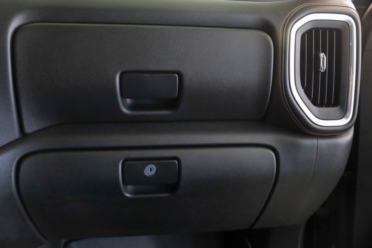 GMC Sierra 1500 4WD Crew Cab 147" AT4 2021