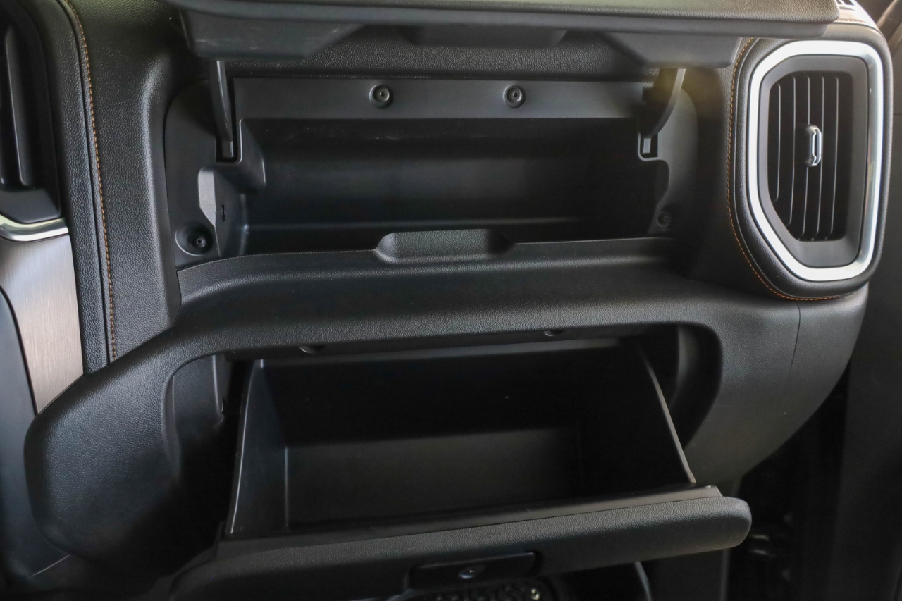 GMC Sierra 1500 4WD Crew Cab 147" AT4 2021